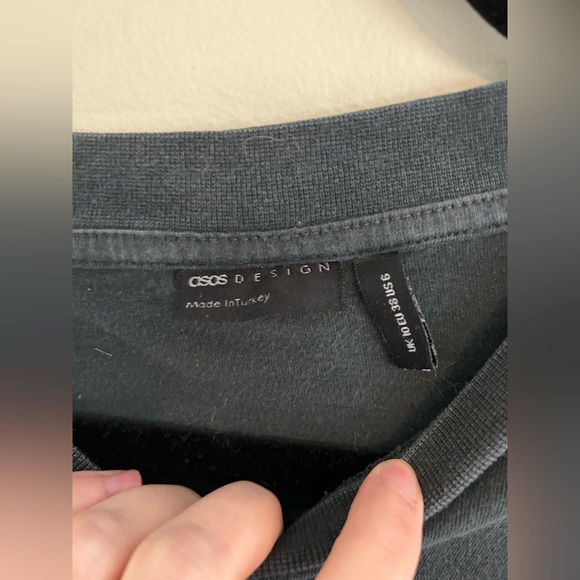 Raw Hem Boxy Crop Top - Picture 4 of 5